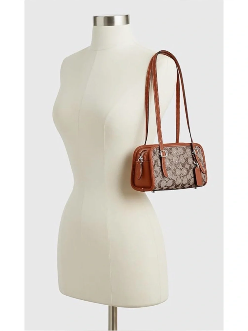 COACH Swing Zip Bag 20 In Crystal Signature Jacquard, BURNISHED AMBER